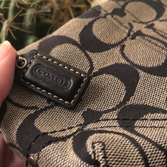 Brand new Coach wristlet - Picture 2 of 5